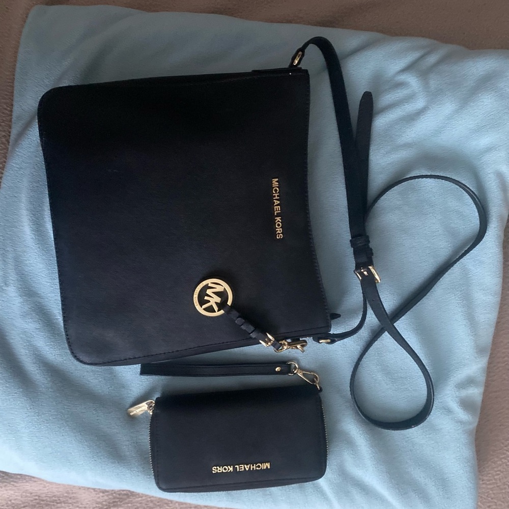 Micheal Michael Kors Purse Crossbody with matching Wallet never used New